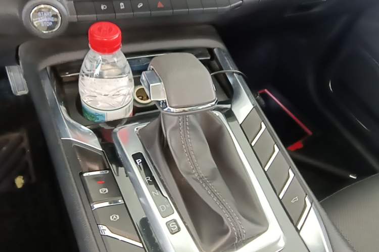 Used Zotye T500 2018 1.5T Automatic Smart Connected Prestige Model Gear Lever