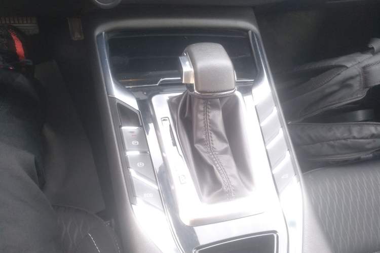 Used Zotye T500 2018 1.5T Automatic Luxury Model Gear Lever