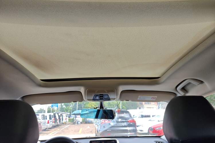 Used Zotye T500 2018 1.5T Automatic Smart Connected Prestige Model Headliner