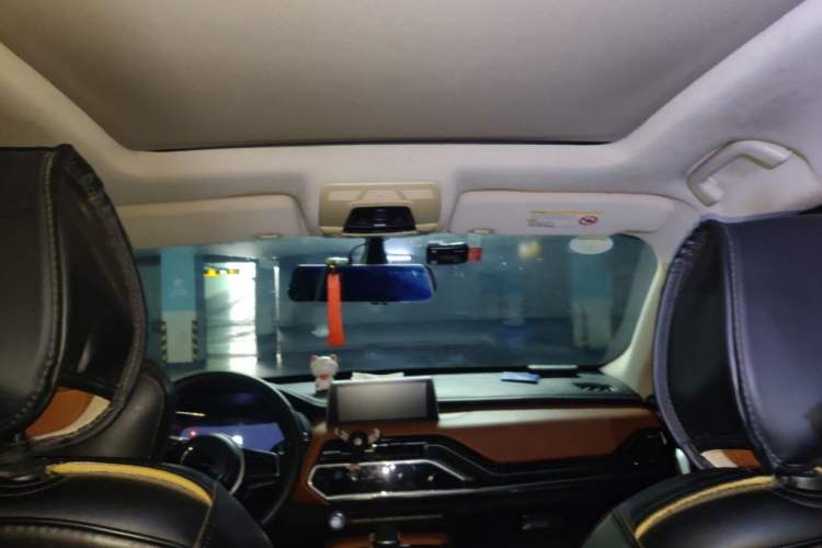Used Zotye T500 2018 1.5T Automatic Smart Connected Prestige Model Headliner