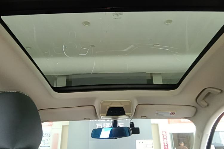 Used Zotye T500 2018 1.5T Automatic Smart Connected Prestige Model Headliner