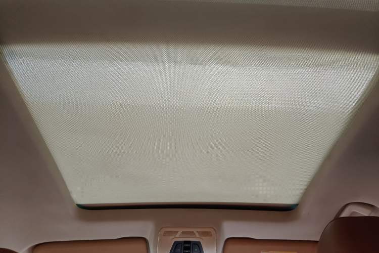 Used Zotye T500 2018 1.5T Automatic Smart Connected Prestige Model Headliner