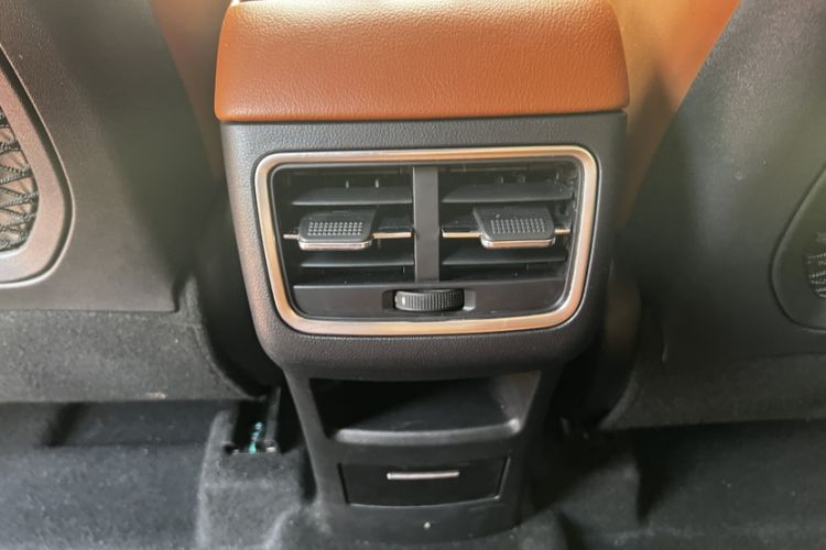 Used Zotye T500 2018 1.5T Automatic Smart Connected Prestige Model Interior 10