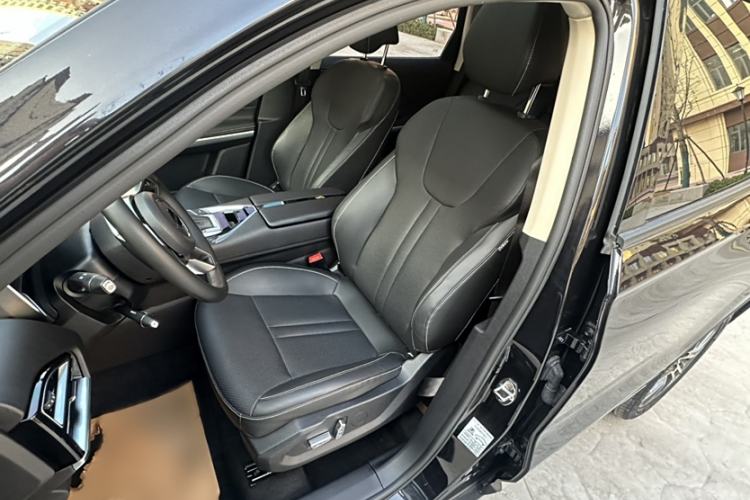 Used Zotye T500 2018 1.5T Automatic Luxury Model Interior 3