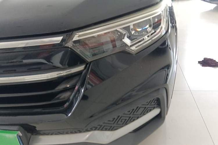 Used Zotye T500 2018 1.5T Automatic Smart Connected Prestige Model Left Front Headlight