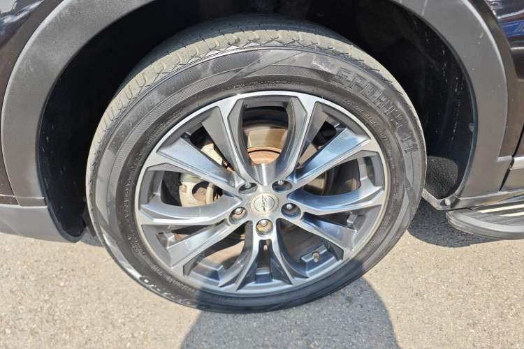 Used Zotye T500 2018 1.5T Automatic Smart Connected Prestige Model Left Front Wheel Hub