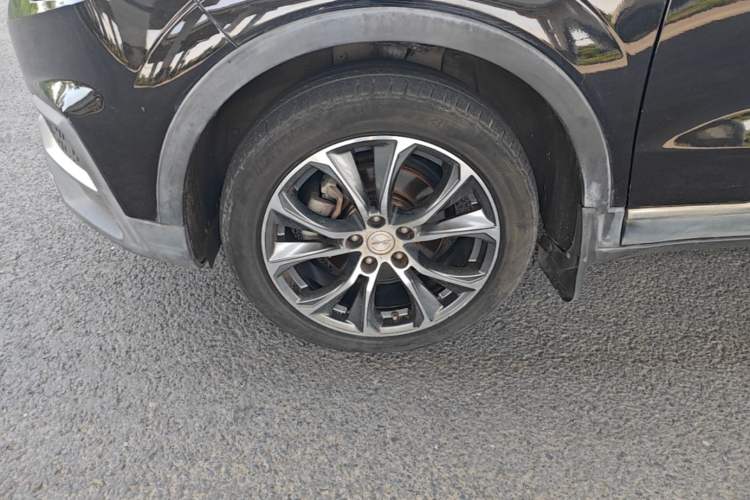 Used Zotye T500 2018 1.5T Automatic Smart Connected Prestige Model Left Front Wheel Hub