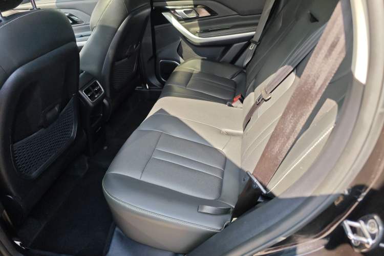 Used Zotye T500 2018 1.5T Automatic Smart Connected Prestige Model Left Rear Seat