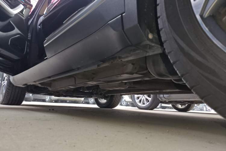 Used Zotye T500 2018 1.5T Automatic Smart Connected Prestige Model Left Side Sill
