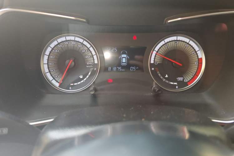 Used Zotye T500 2018 1.5T Manual Luxury Model Odometer Close Up