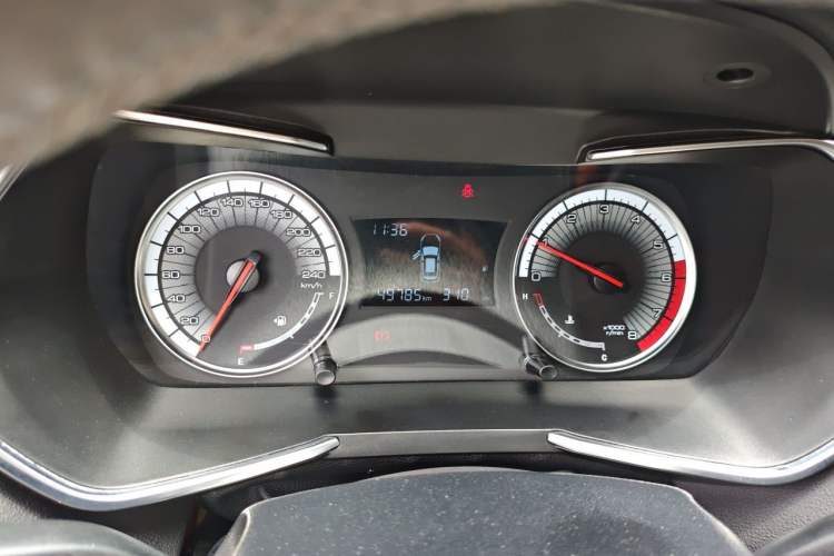 Used Zotye T500 2018 1.5T Manual Luxury Model Odometer Close Up