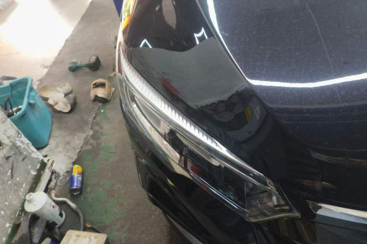 Used Zotye T500 2018 1.5T Automatic Smart Connected Prestige Model Right Front Headlight