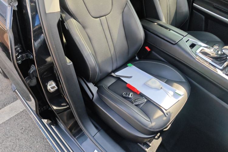 Used Zotye T500 2018 1.5T Automatic Smart Connected Prestige Model Right Front Seat