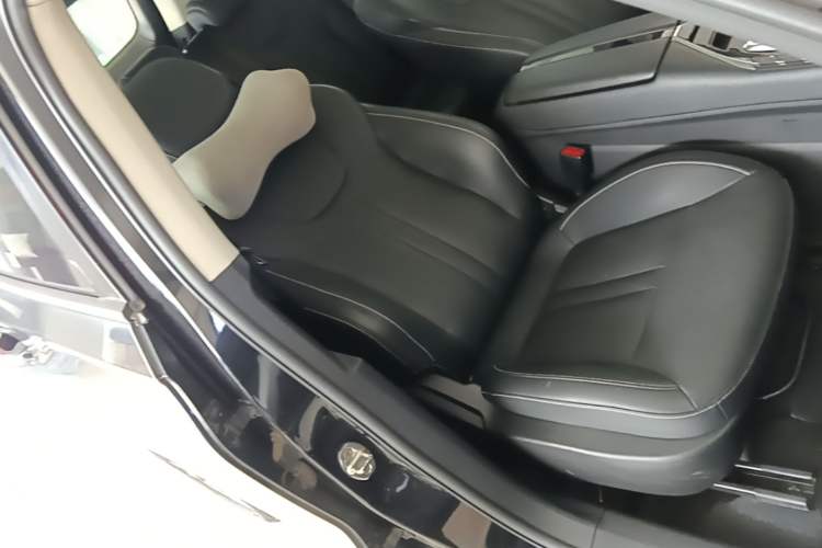 Used Zotye T500 2018 1.5T Automatic Smart Connected Prestige Model Right Front Seat