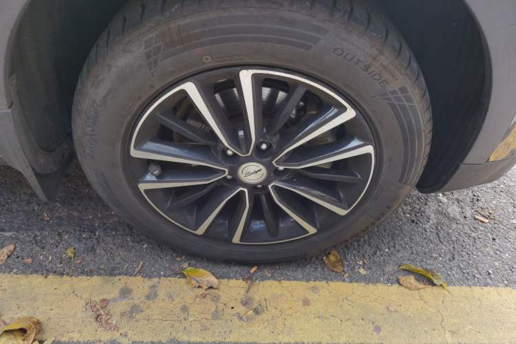 Used Zotye T500 2018 1.5T Manual Luxury Model Right Front Wheel Hub