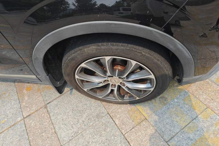 Used Zotye T500 2018 1.5T Automatic Smart Connected Prestige Model Right Front Wheel Hub