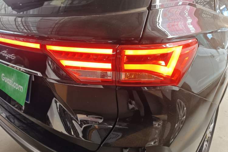 Used Zotye T500 2018 1.5T Automatic Smart Connected Prestige Model Right Rear Taillight