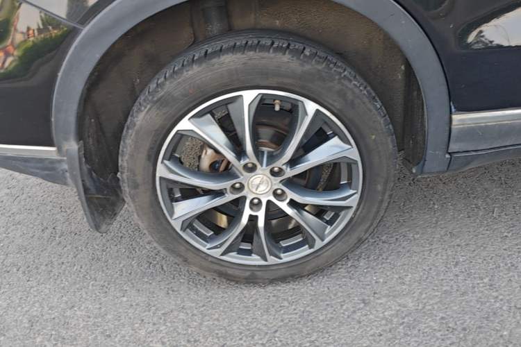 Used Zotye T500 2018 1.5T Automatic Smart Connected Prestige Model Right Rear Wheel Hub