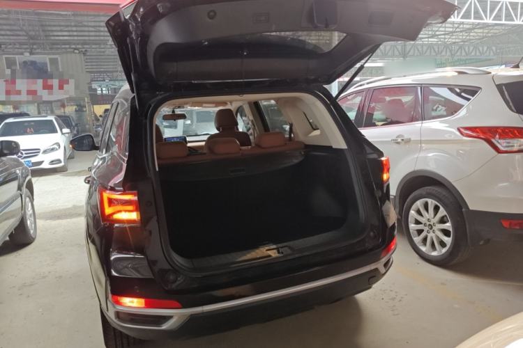 Used Zotye T500 2018 1.5T Automatic Smart Connected Prestige Model Trunk
