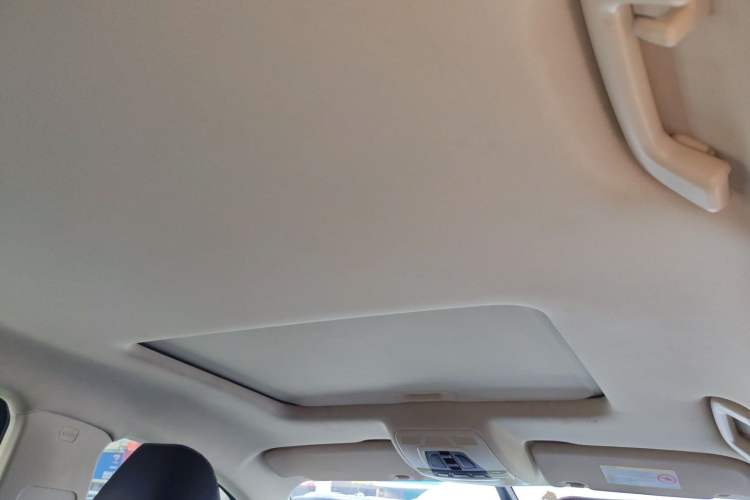 Used Zotye T500 2018 1.5T Automatic Luxury Model Headliner