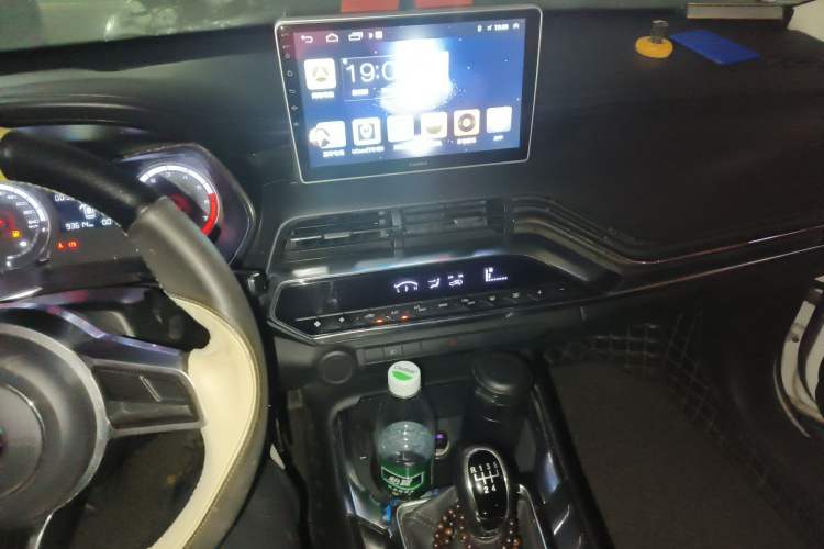 Used Zotye T500 2018 1.5T Manual Luxury Model Audio And AC Panel