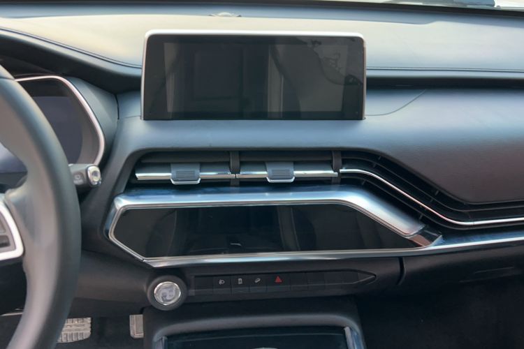 Used Zotye T500 2018 1.5T Automatic Smart Connected Prestige Model Audio And AC Panel
