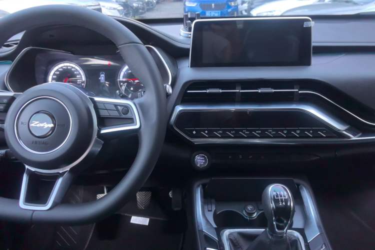 Used Zotye T500 2018 1.5T Manual Luxury Model Audio And AC Panel