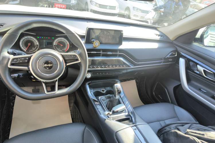Used Zotye T500 2018 1.5T Manual Luxury Model Audio And AC Panel