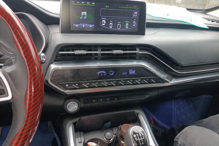 Used Zotye T500 2018 1.5T Manual Luxury Model Audio And AC Panel