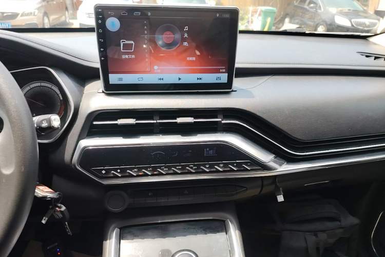 Used Zotye T500 2018 1.5T Manual Luxury Model Audio And AC Panel