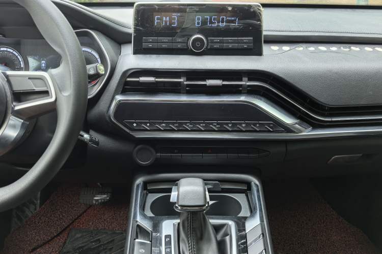 Used Zotye T500 2018 1.5T Automatic Luxury Model Audio And AC Panel