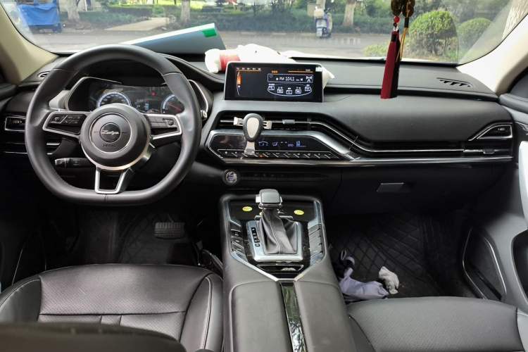 Used Zotye T500 2018 1.5T Automatic Luxury Model Center Console