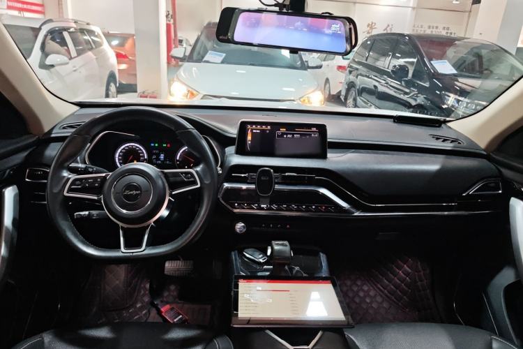 Used Zotye T500 2018 1.5T Automatic Luxury Model Center Console