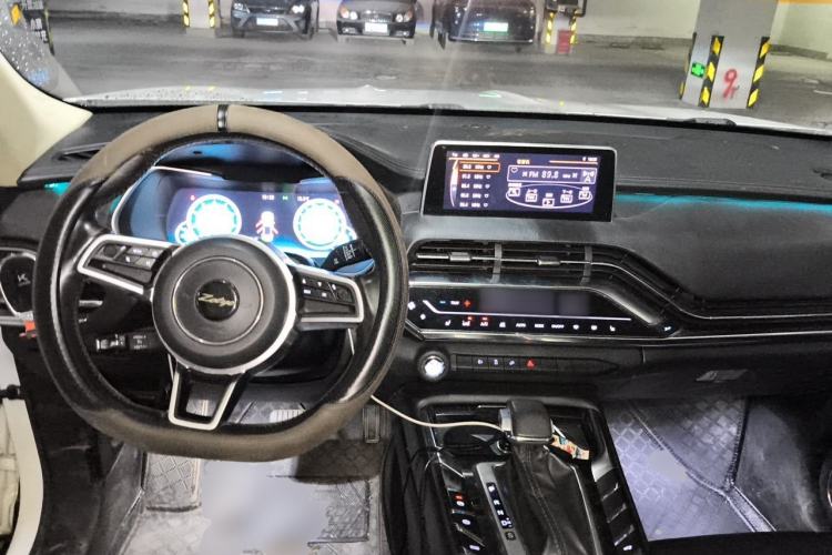 Used Zotye T500 2018 1.5T Automatic Smart Connected Prestige Model Center Console