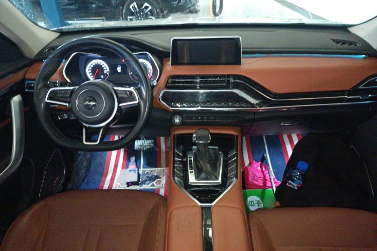 Used Zotye T500 2018 1.5T Automatic Luxury Model Center Console