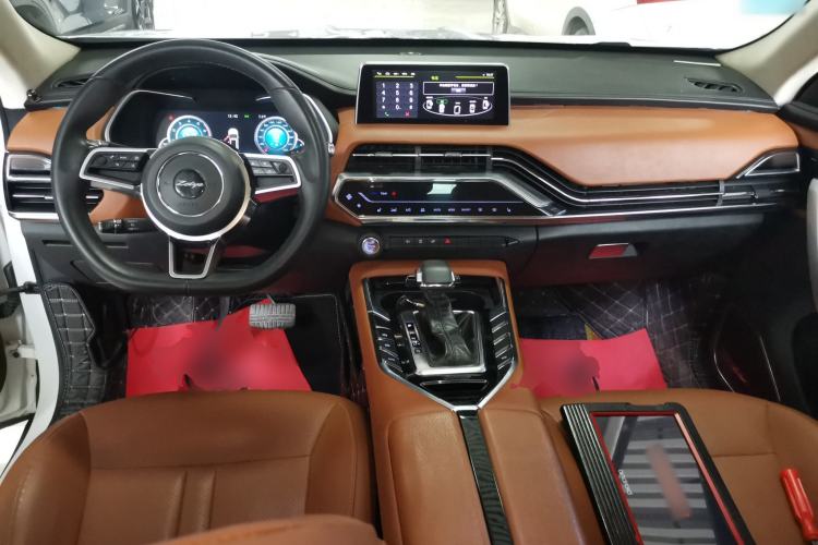 Used Zotye T500 2018 1.5T Automatic Smart Connected Prestige Model Center Console