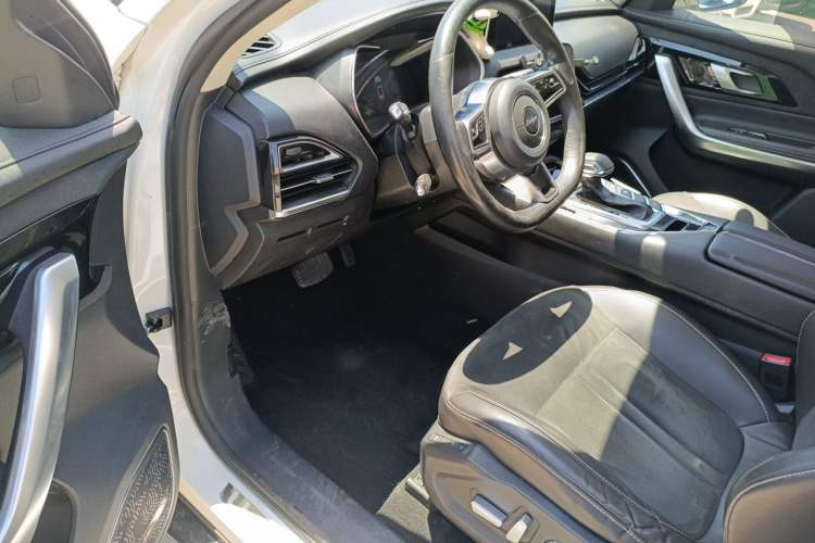 Used Zotye T500 2018 1.5T Automatic Smart Connect Flagship Model Driver Seat