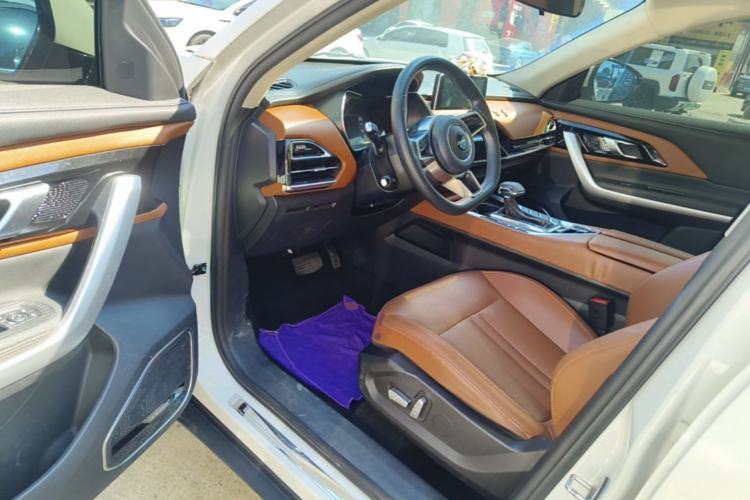 Used Zotye T500 2018 1.5T Automatic Smart Connected Prestige Model Driver Seat