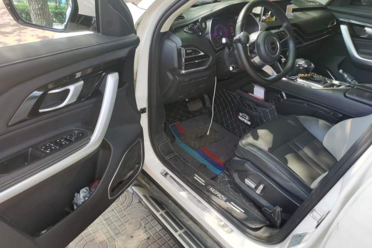 Used Zotye T500 2018 1.5T Automatic Smart Connected Prestige Model Driver Seat