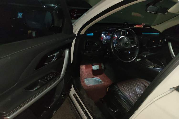 Used Zotye T500 2018 1.5T Automatic Luxury Model Driver Seat