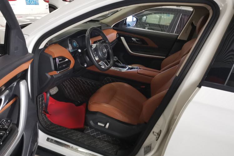 Used Zotye T500 2018 1.5T Automatic Smart Connected Prestige Model Driver Seat