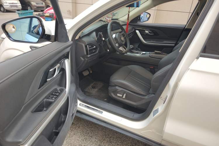 Used Zotye T500 2018 1.5T Automatic Luxury Model Driver Seat