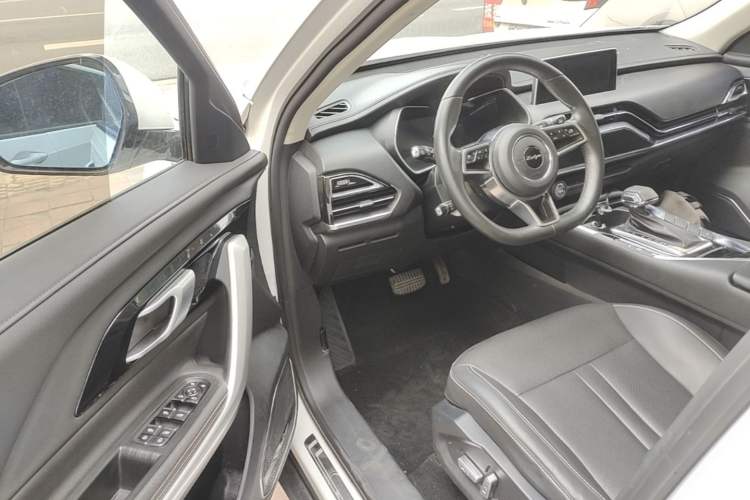 Used Zotye T500 2018 1.5T Automatic Smart Connected Prestige Model Driver Seat