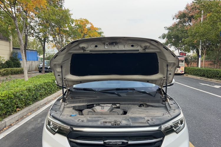 Used Zotye T500 2018 1.5T Automatic Luxury Model Engine Bay