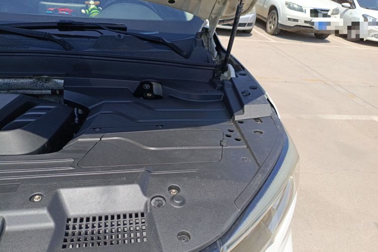 Used Zotye T500 2018 1.5T Automatic Smart Connect Flagship Model Engine Bay Left