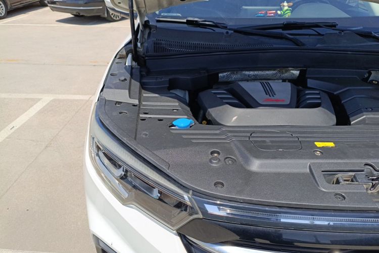 Used Zotye T500 2018 1.5T Automatic Smart Connect Flagship Model Engine Bay Right