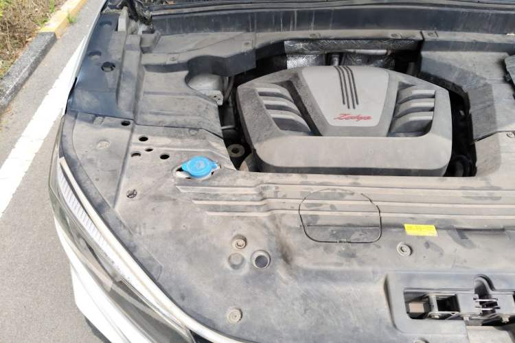 Used Zotye T500 2018 1.5T Automatic Luxury Model Engine Bay Right