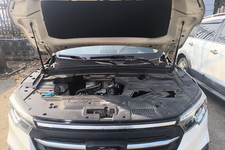 Used Zotye T500 2018 1.5T Manual Luxury Model Engine Bay