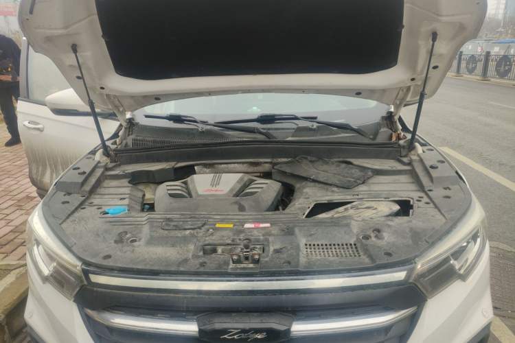 Used Zotye T500 2018 1.5T Manual Luxury Model Engine Bay