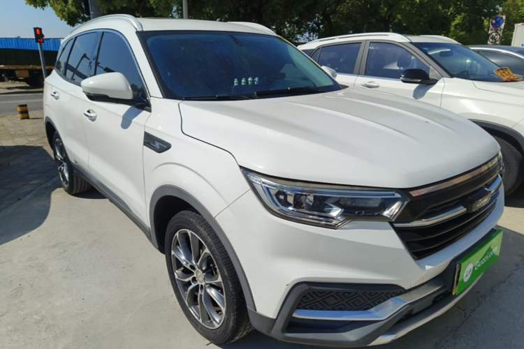 Used Zotye T500 2018 1.5T Automatic Smart Connected Prestige Model Front Right 45 Deg